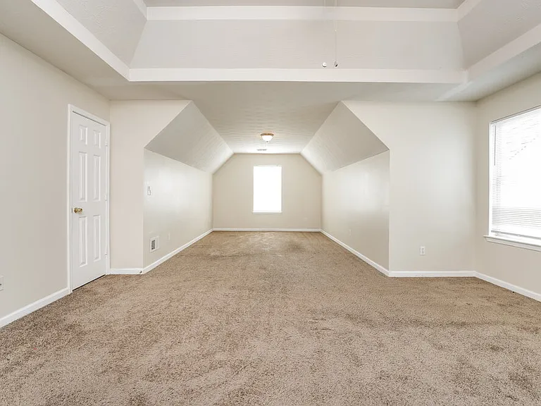 260 Greenway Dr — Photo 10