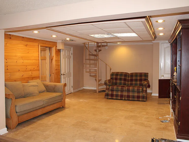 1260 Ridgecrest Ave — Photo 7
