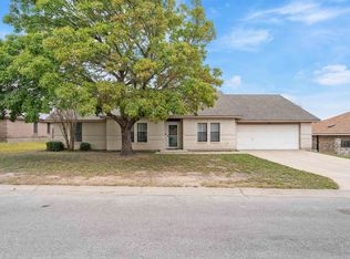 104 Tepee Trl, Del Rio, TX 78840