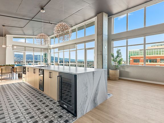 4th image of 1200 NW Marshall St #505