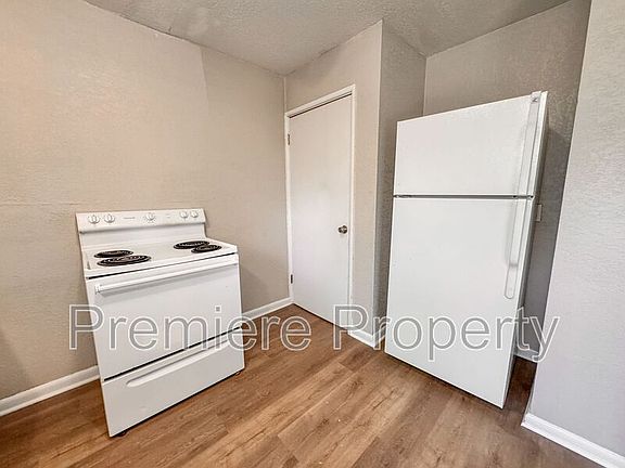 5th image of 6628 Askew Ave