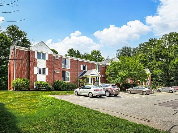 2nd image of 7 Birchwood Point #102