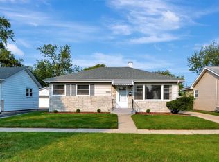 9012 S 51st Ave, Oak Lawn, IL 60453