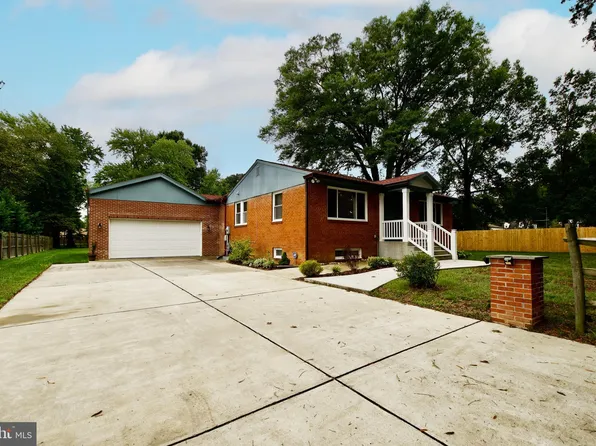 2417 Stokes Ln, Alexandria, VA 22307