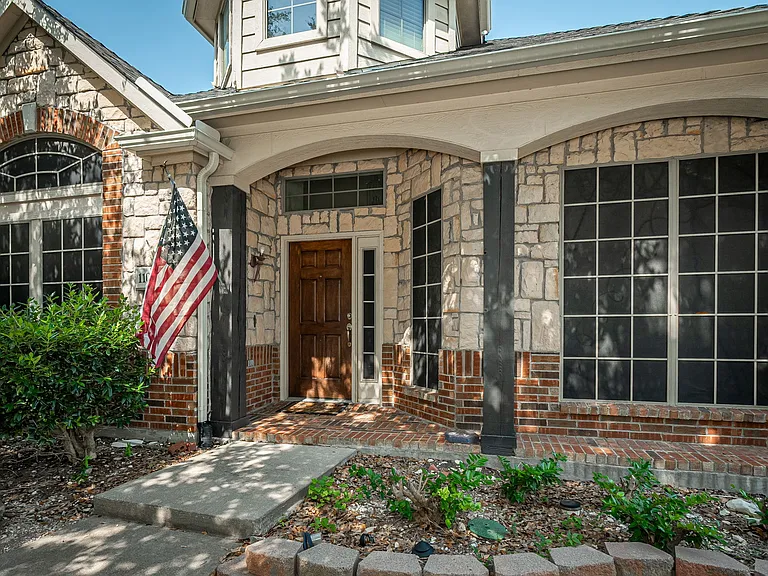 11085 Prescott Dr — Photo 2
