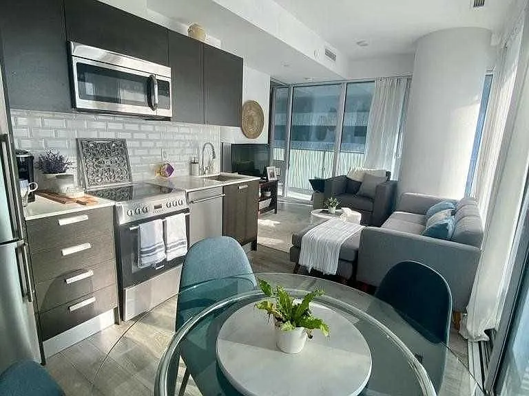 42 Charles St E #702 — Photo 3