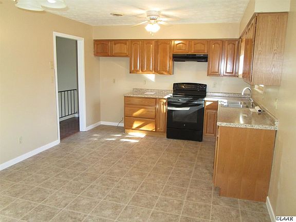 4th image of 2404 Ozark Dr
