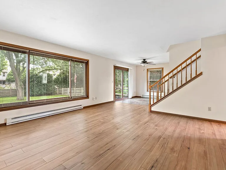 20 E Waukau Ave #1 — Photo 21