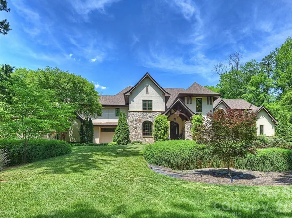 4901 Carmel Park Dr, Charlotte, NC 28226