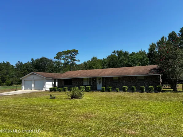 6301 Cleo Dr, Moss Point, MS 39562