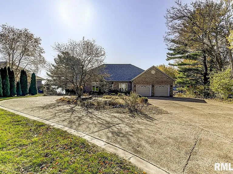 13 W Fairview Ln — Photo 37