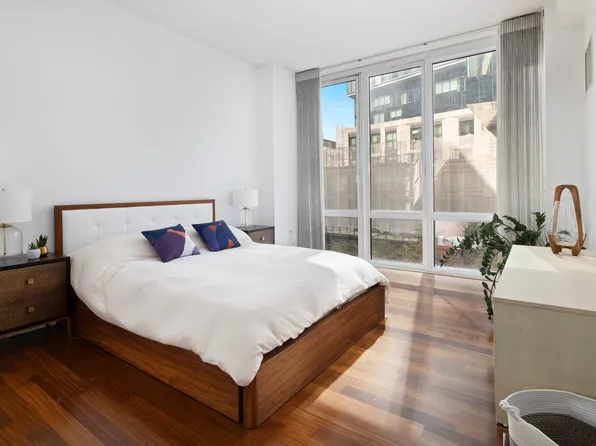 10 West End Avenue image 4 of 7