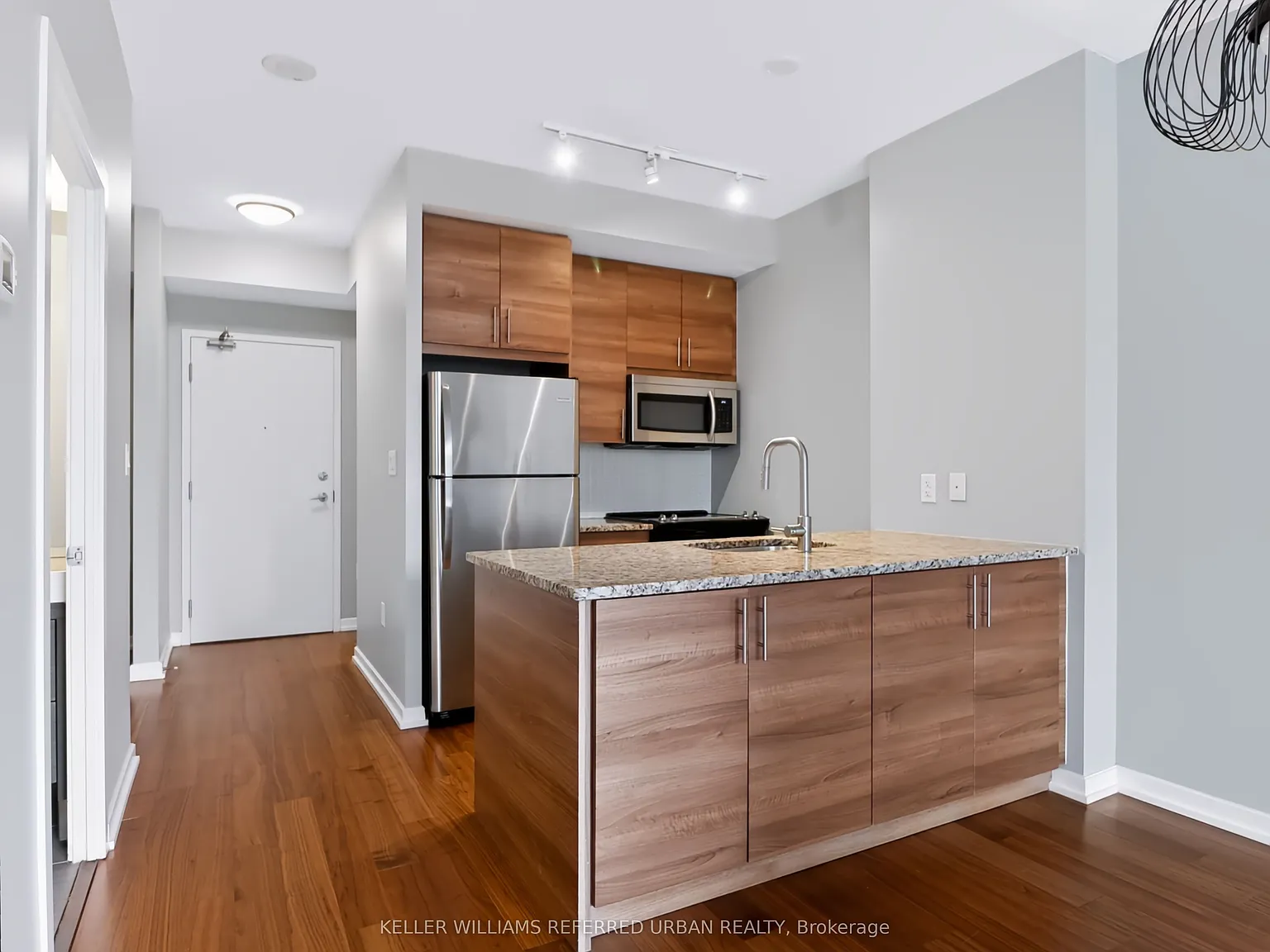 2 bed, $2,350 — Photo 4