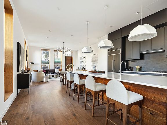 5th image of 166 Degraw St