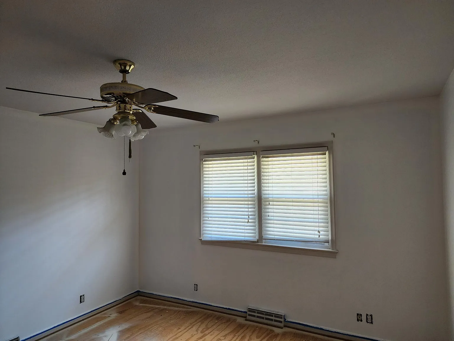 4 bed, 2870 sqft, $3,000 — Photo 2