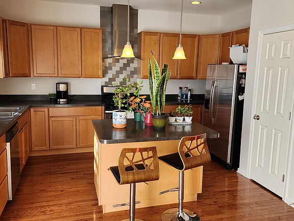5th image of 863 Hubbel Ave