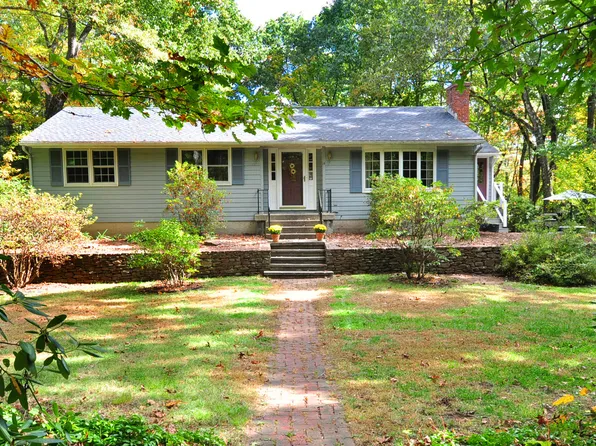 14 Rocky Ridge Lane, Farmington, CT 06032