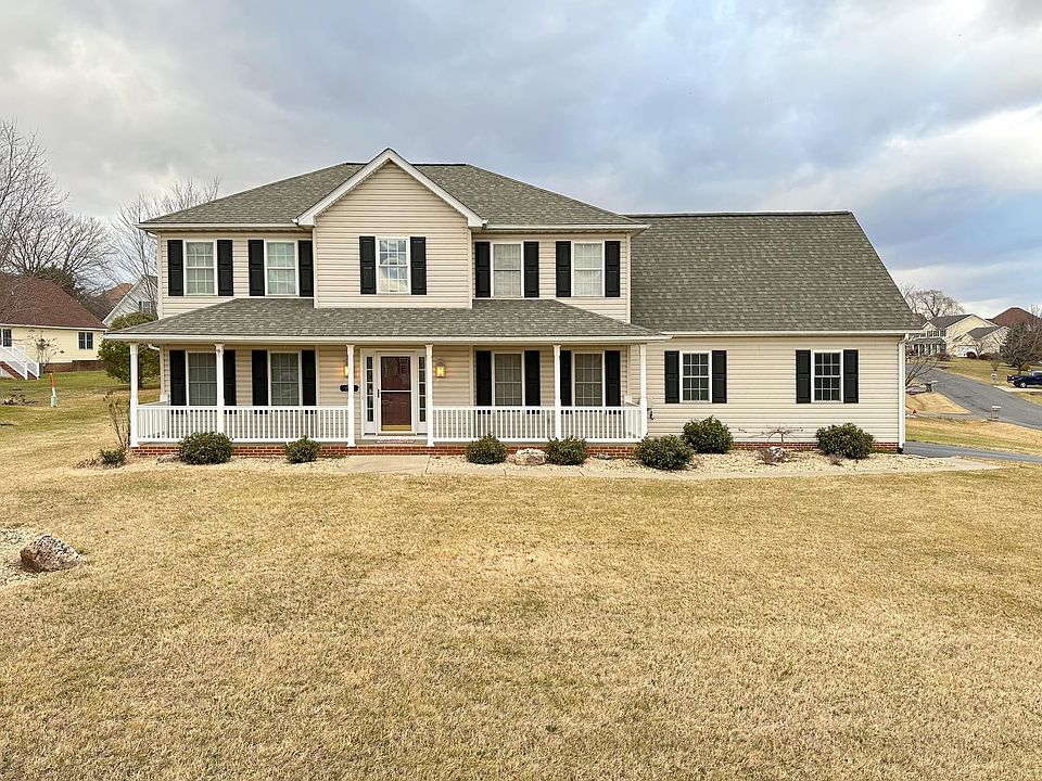 1st image of 61 Emerald Heights Dr