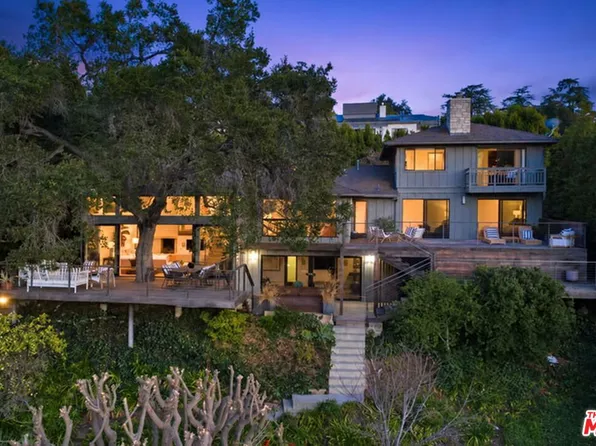 1515 Umeo Rd, Pacific Palisades, CA 90272