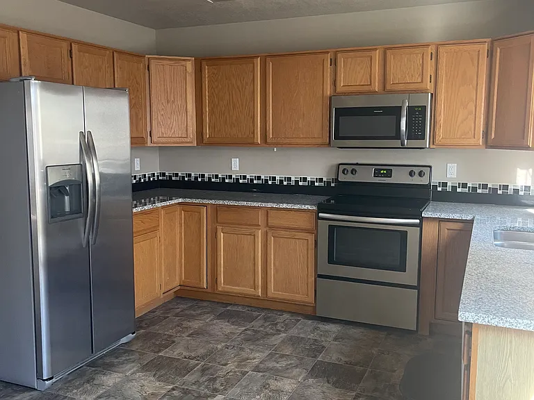 147 W 1190 N — Photo 11