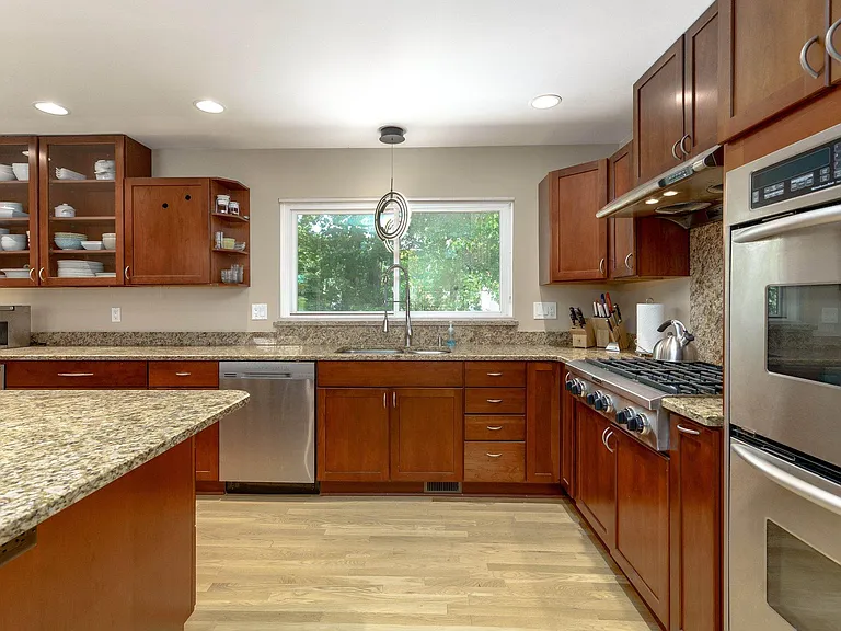 2611 Colby Dr — Photo 14