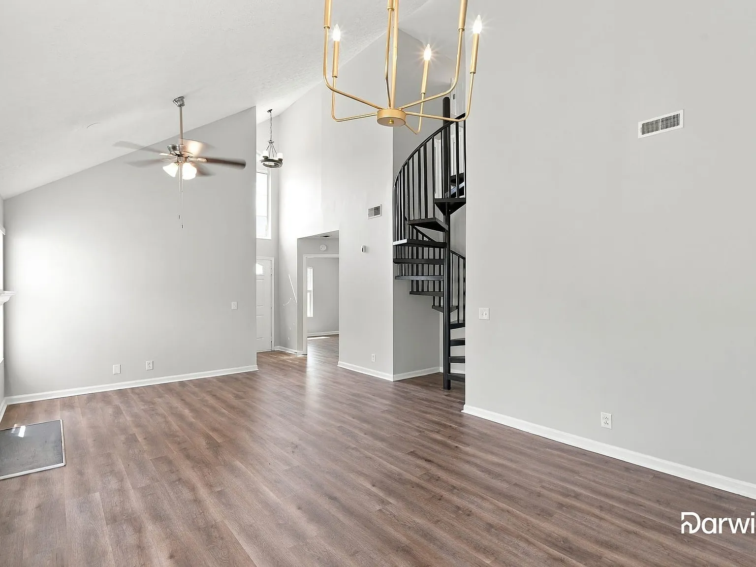 3 bed, 2.0 bath, 1269 sqft, $2,085 — Photo 4