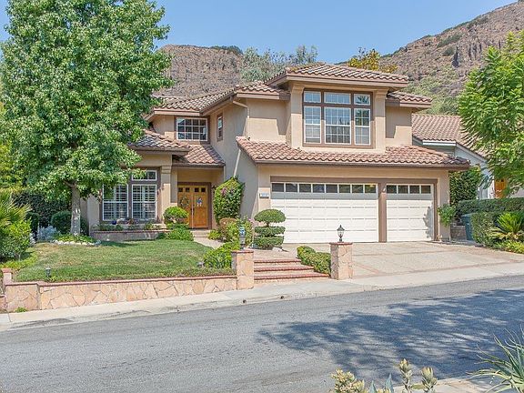 2nd image of 3037 Shadow Hill Cir