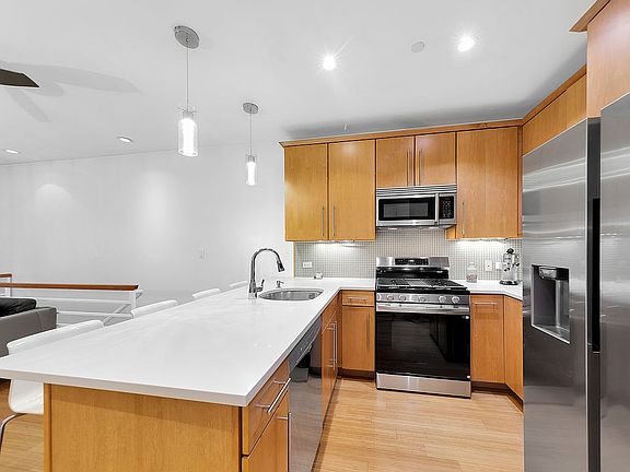 3rd image of 346 E 119th St #1