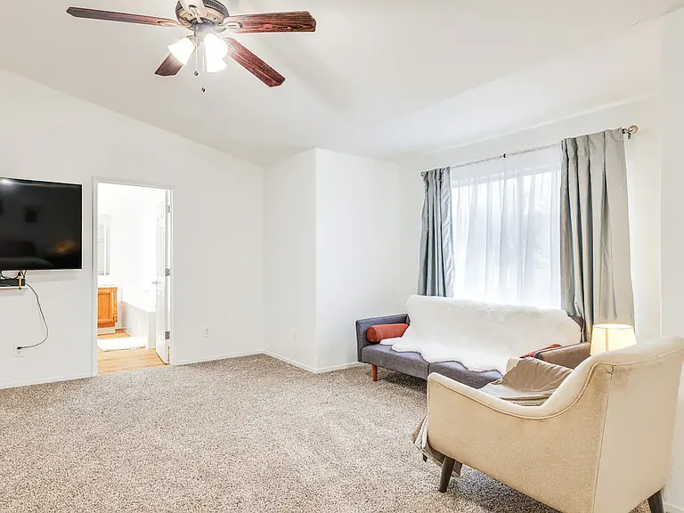 708 Champagne Ct — Photo 19