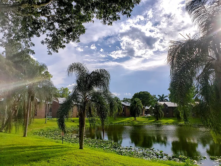 Lake View Villas — Photo 33
