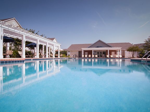 Pool and pergola