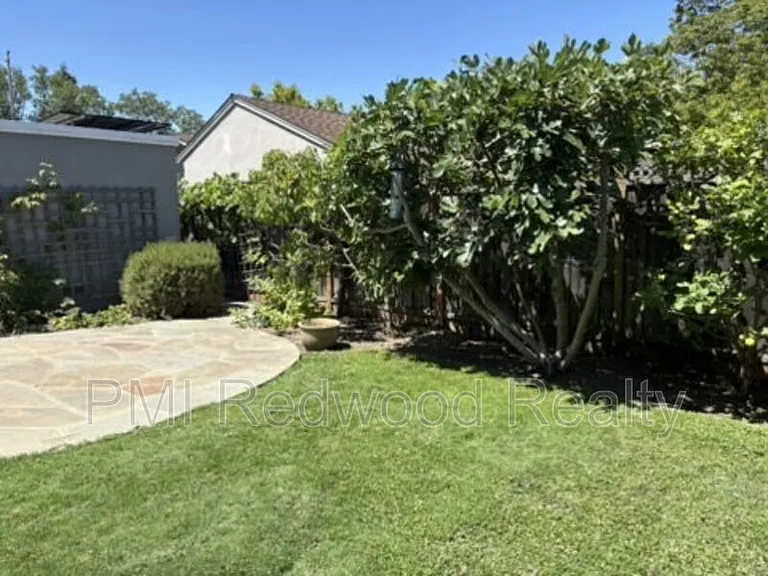 855 15th Ave — Photo 23