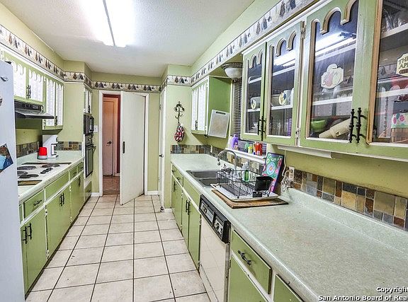 4th image of 226 Jeanette Dr