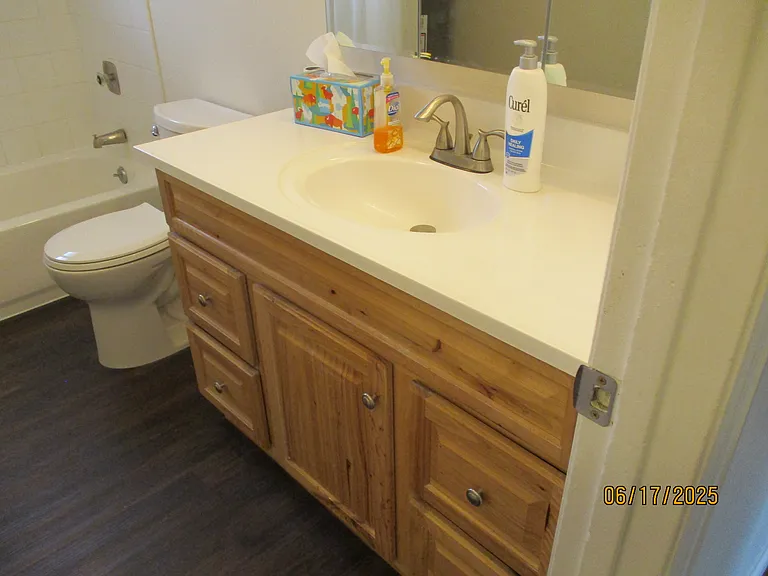 852 N Orchard Ave — Photo 7