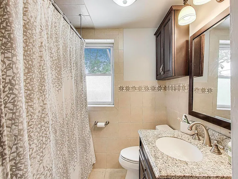 36 E Touhy Ave — Photo 16