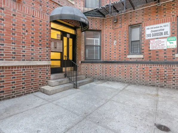 2410 Davidson Avenue image 10 of 11