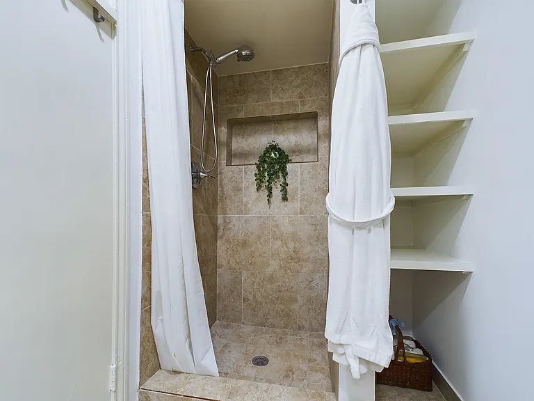 5627 Winsome Ln — Photo 13