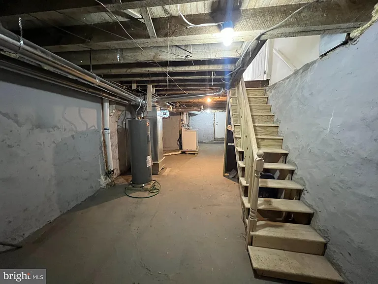 254 W Sheldon St — Photo 22