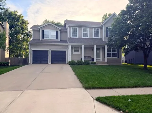 15466 Wyandotte Dr, Olathe, KS 66062