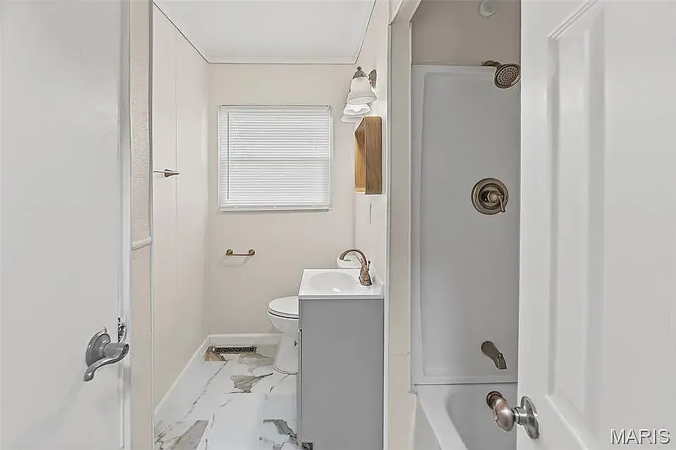 3 bed, 962 sqft, $1,550 — Photo 4