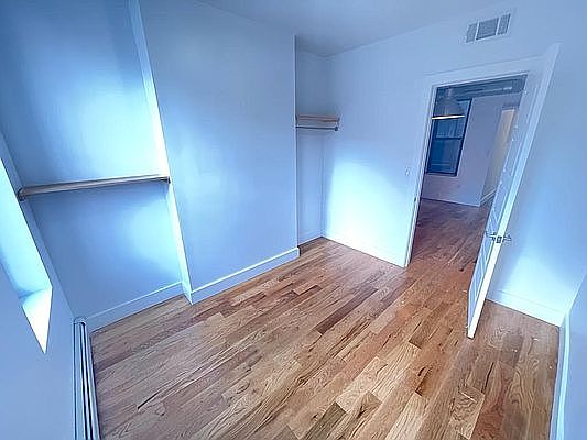 4th image of 371 Sumpter St #1L