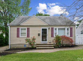13 Buchanan Ave, Parlin, NJ 08859