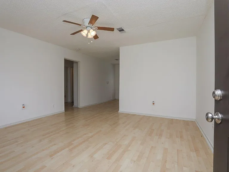 5418 Myrtlewood St — Photo 2