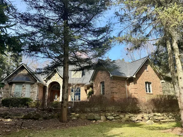 4456 Medford Hill Dr, Metamora, MI 48455