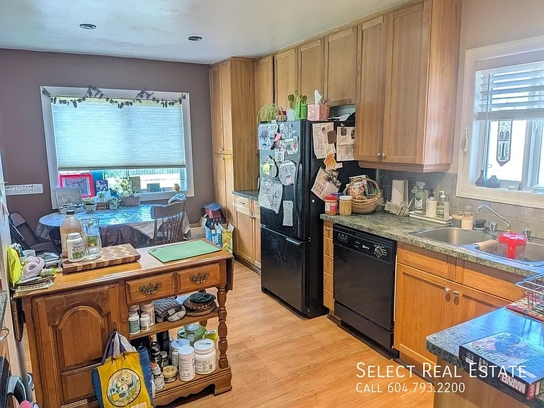 9425 Stanley St — Photo 5
