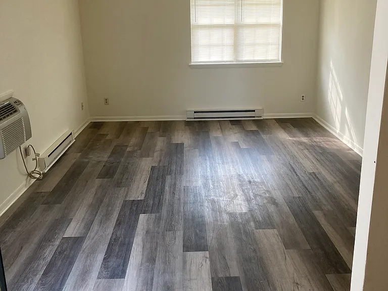 323 Green St — Photo 2