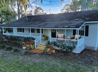 13828 WOODLAND Drive, Jacksonville, FL 32218