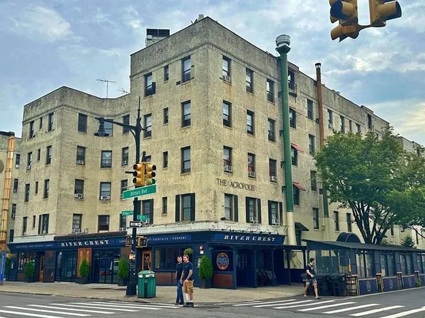 21-05 33rd St #5F, Astoria, NY 11105