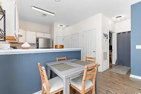2 bed, 995 sqft, $1,450 — Photo 3