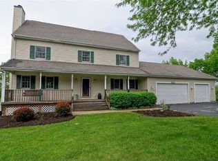 9802 Fox Bluff Ln, Spring Grove, IL 60081